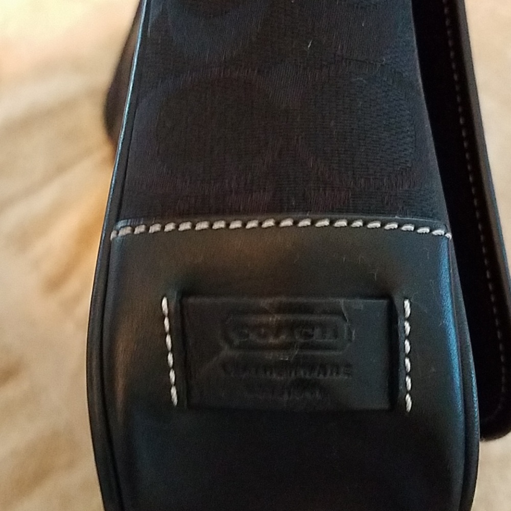 COPY - COACH Signature Messenger Bag - Picture 5 of 6